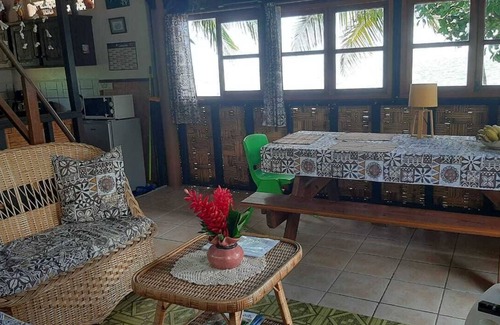 Teahupoo Casa | Fare Vahine Oviri