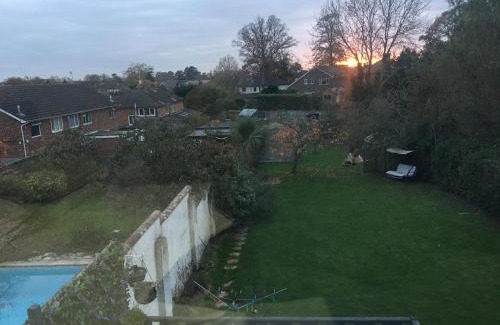 Fareham Casa | Fareham Heights 5BR, Lrg drive, Hot tub, Lux, modern and Comfy