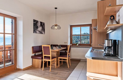 Collalbo Apartamento | Granja 'Alpin Farm Linde' con vistas a la montaña, jardín compartido y Wi-Fi