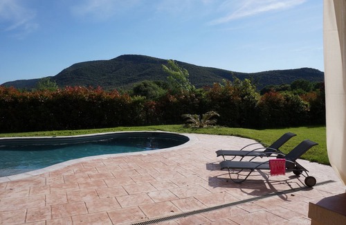 Quissac Cabaña | casa finca en una auténtica casa Cevennes con piscina privada