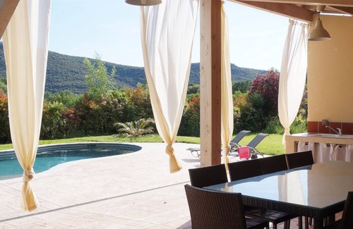 Quissac Cabaña | casa finca en una auténtica casa Cevennes con piscina privada