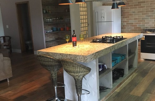 Sao Roque Casa | Casa de campo con piscina, cocina americana, chimenea, condominio cerrado