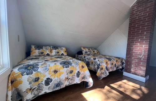 Savanna Otro | Farm Fresh Escape! 3BR Rural Retreat with Modern Amenities – Savanna, IL