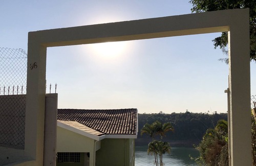 Igarata Casa | Casa en Condominio Cerrado y Pie en el agua de la represa de Igaratá!