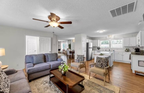 Kernersville Casa | Farm Retreat Stargazing Pet-Friendly Private
