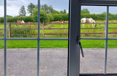 Frenchpark Casa | Farm View Cottage Castlerea