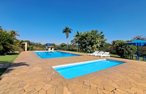 Porto Feliz Alquiler De RV | Farm with 10 rooms. Leisure area. 3 swimming pools. With wifi. Rural region in Porto Feliz