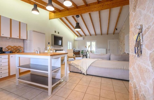 Markopoulon Casa | FarmBill