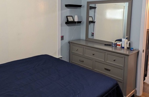 Darlington Otro | Farmhouse, 6 min from Nascar with great fishing!