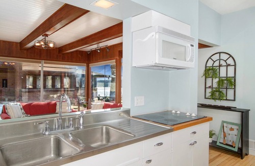 Fountain City Casa | Farmhouse Apartment - River Road Historic Home
