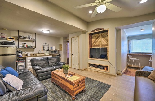 Tower Heights Apartamento | Farmhouse Apt on Route 66 - 12 Miles to Downtown