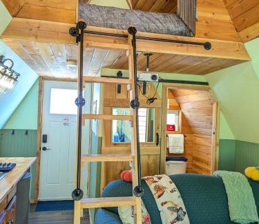 Brew Bay Casa | Farmhouse cabin on 33 acre farm