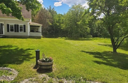 Raymond Casa | Farmhouse Chic in the ❤ of the Sebago Lakes Region