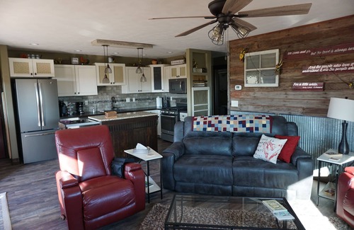 Kearney Casa | Estilo de granja cerca de la ciudad