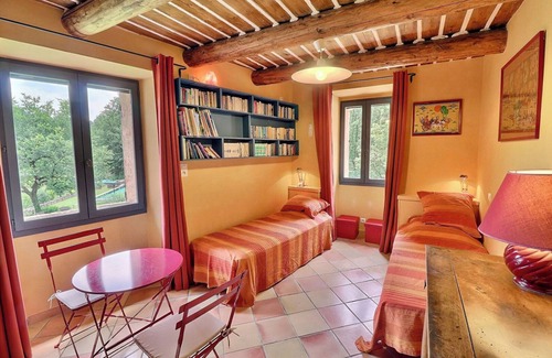 Grambois Otro | Farmhouse for rent South Luberon, in a bucolic setting