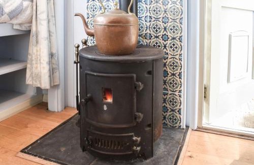 Churt Casa | Farmhouse Garden Shepherds Hut