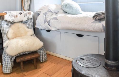 Churt Casa | Farmhouse Garden Shepherds Hut