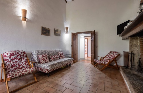 Arcidosso Otro | Casa rural "Girasole" con piscina compartida, jardín privado y Wi-Fi