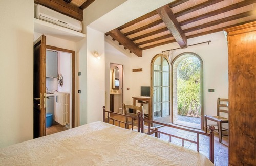 Montalcino Otro | Casa rural 'Glicine Podere Giardino' con piscina compartida, Wi-Fi y aire acondicionado