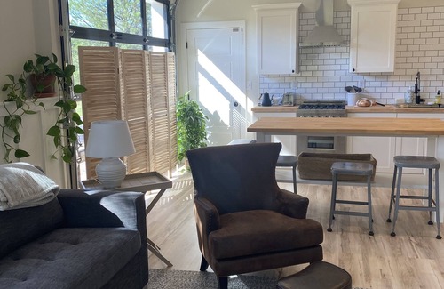 Rapid City Casa | Farmhouse Guesthouse