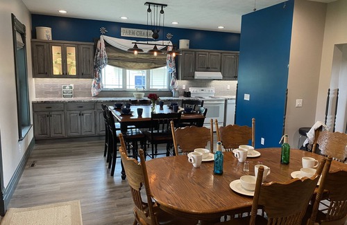 Hall County Otro | Farmhouse - Hattie’s 1898 Homestead
