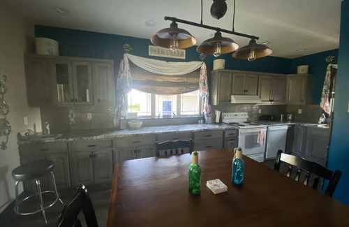 Hall County Otro | Farmhouse - Hattie’s 1898 Homestead