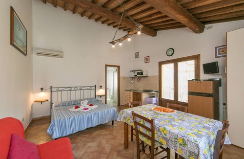 Cecina Otro | Casa rural "Il Pino - Monolocale Lavanda" con piscina compartida, terraza privada y Wi-Fi