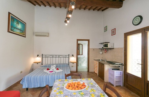 Cecina Otro | Casa rural "Il Pino - Monolocale Lavanda" con piscina compartida, terraza privada y Wi-Fi