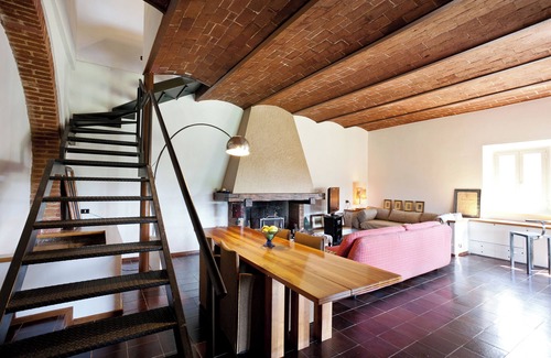 Montescudaio Otro | Il Polveraio Agriturismo Casa Villa - Campo cerca del mar
