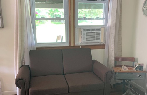 Narrowsburg Otro | Farmhouse in a picturesque setting and within fifteen minutes to bethel woods
