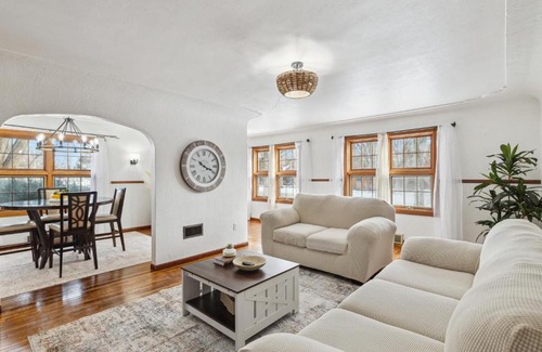 East Leroy Casa | Farmhouse in Battle Creek whit hub tube
