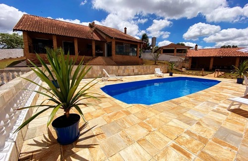 Mairinque Casa | Farmhouse in condominium with ample space, barbecue and pizza oven.