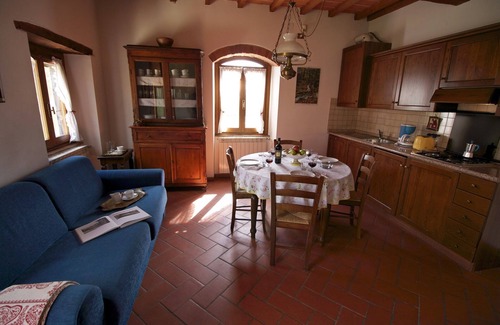 Poppi Apartamento | Casa rural en Poppi con piscina y vistas