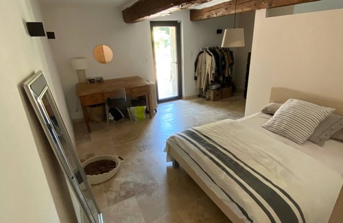 Barbentane Otro | Farmhouse in the countryside
