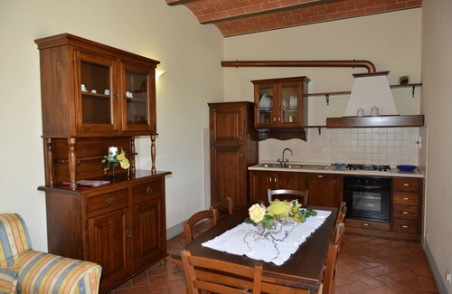 Stabbia Otro | Casa de campo situada en una colina con habitaciones, apartamentos, piscina y restaurante agr.