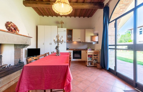 Laterina Otro | Granja 'Mulino ' con piscina compartida, terraza y Wi-Fi
