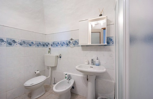 Nasino Otro | Casa rural "Nonnamelia - Casa Nel Borgo" con vistas a la montaña, Wi-Fi y aire acondicionado.