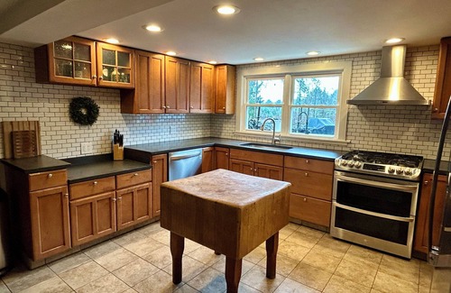 West End Casa | FARMHOUSE ON FIRST- SUPER close to CASV - Spacious 5-bedroom home