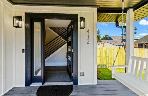 Lake Geneva Casa | Farmhouse on Wells