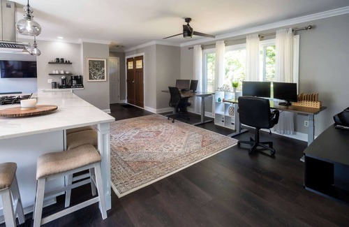Mint Hill Apartamento | Farmhouse Retreat w/ Pond, Fire Pit, & Hot tub