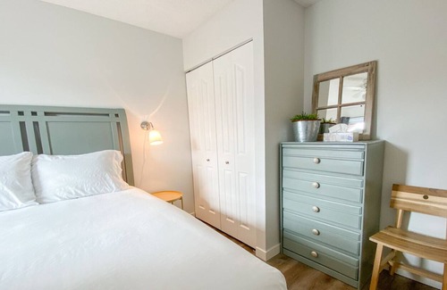 Hinton Condominio | Farmhouse Style Condo Close to Jasper Park Gate