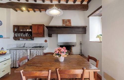 Dicomano Otro | Casa rural 'Universal Harmony - Nibbio' con vistas a la montaña, piscina compartida y Wi-Fi