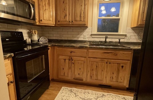 Hiawassee Otro | Farmhouse with big mountain views