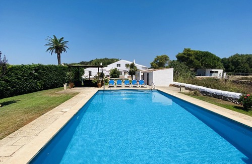 Alayor Villa | Finca con piscina y pista de padel, WiFi gratis