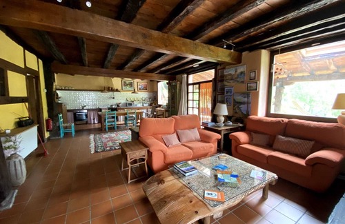 Intza Casa | CASERÍO CON VISTAS A LA SIERRA DE ARALAR