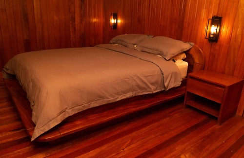 Poas Volcano National Park Cabina | FARMLAND PARADISE, Poas Volcano 4-bedroom cabin