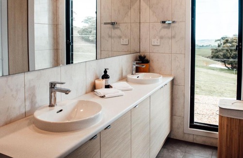 Myponga Casa | Farmview Retreat 217 Nunn Road