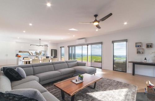 Myponga Casa | Farmview Retreat 217 Nunn Road