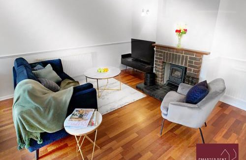 Rushmoor District Apartamento | Farnborough - Peel Court - 2 Bed Parking & Garden