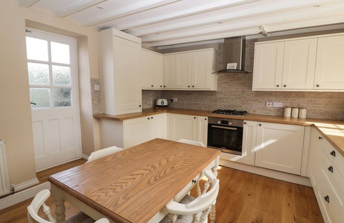 Sturton By Stow Cabaña | FARRIERS COTTAGE, pet friendly, country holiday cottage in Ingham